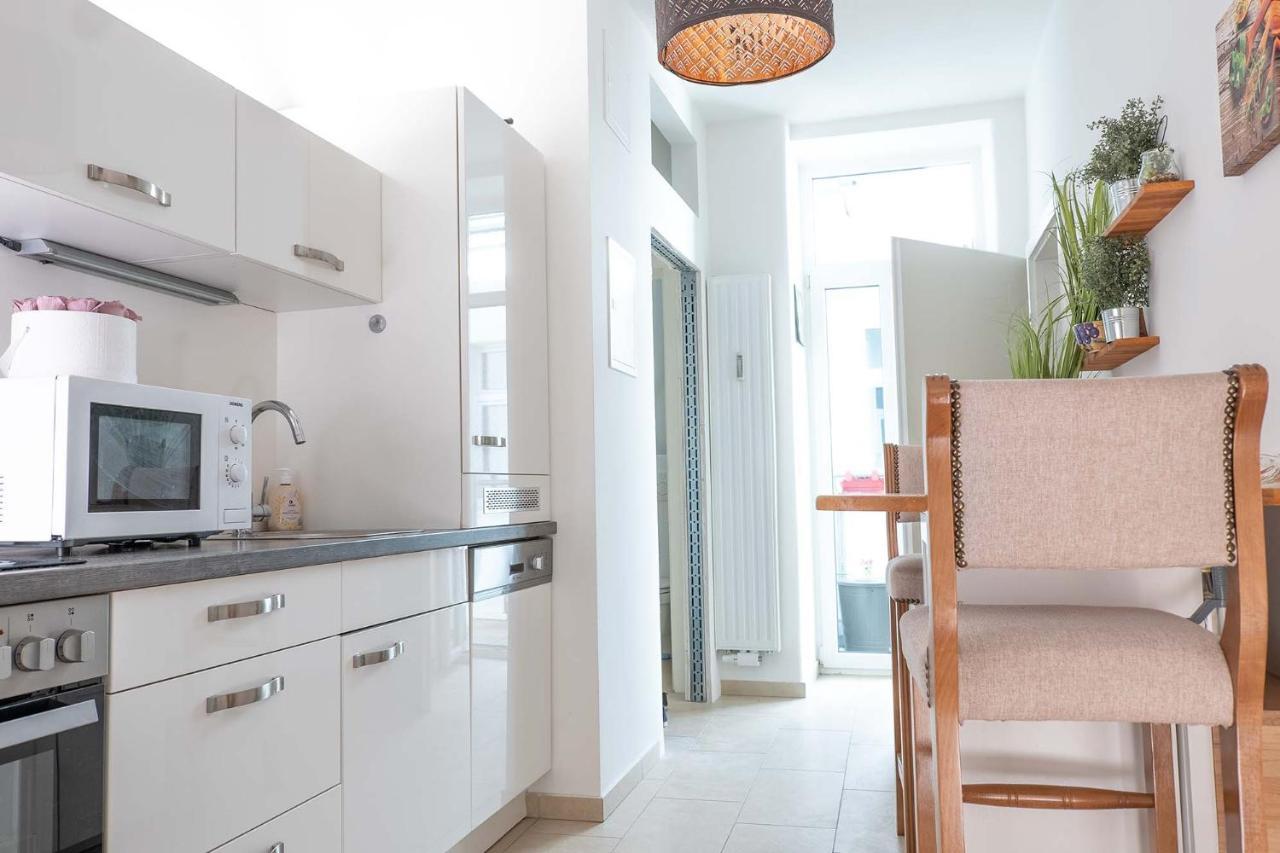 2 Rooms & Balcony - Top Location! Вена Экстерьер фото